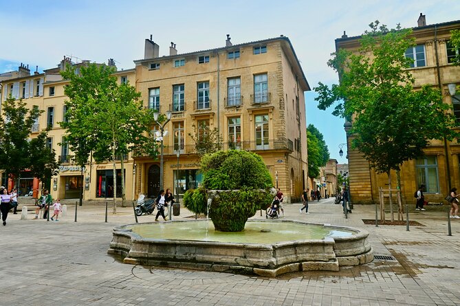 Time flies in this complete tour of Aix-en-Provence - Hotel de Caumont and the Cezanne-Zola connection