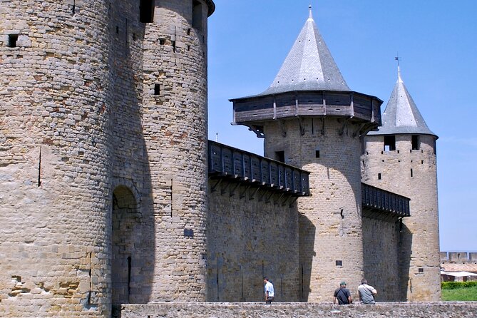 Toulouse : Carcassonne Day Trip by Coach with audio guides - Food, heat, and how to use the free time