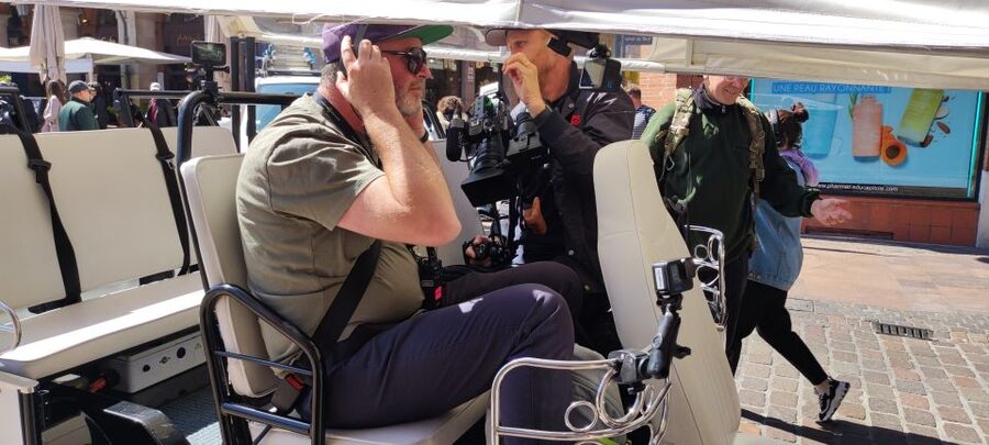 Toulouse: Electric Tuk-Tuk Tour with Photo Stops and Audio - What the photo stops are really like