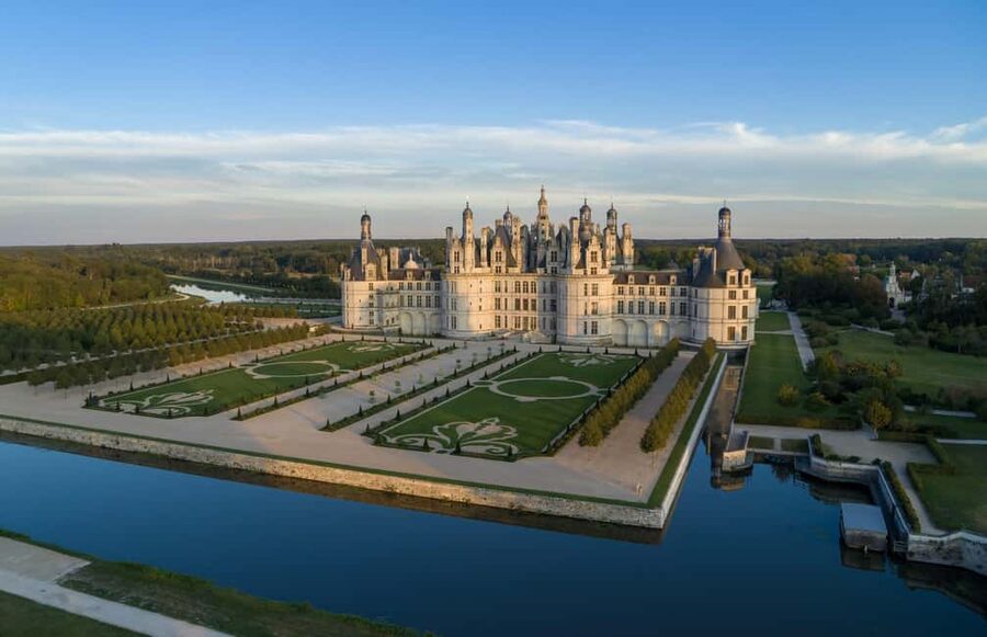 Tours/Amboise: Chambord, Chenonceau Day Trip & Wine Tasting - Chenonceau and its River Cher setting