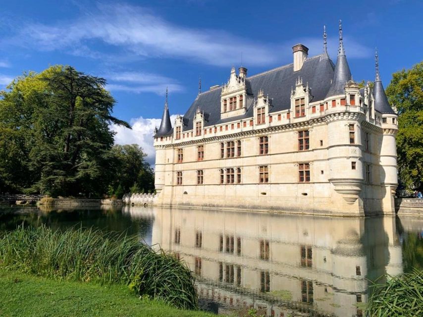 Tours: Chateaux Azay-le-Rideau and Villandry Morning Tour - Meeting at the Tours Tourist Office
