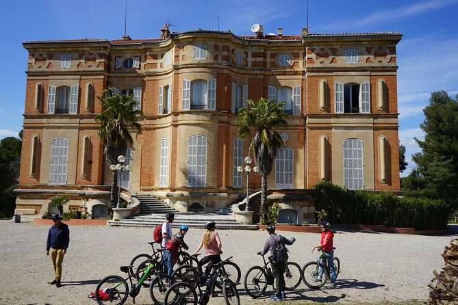 Ultimate Calanques Panoramic e-bike Ride – 3h (Small Group) - Learning the e-bike before the hills
