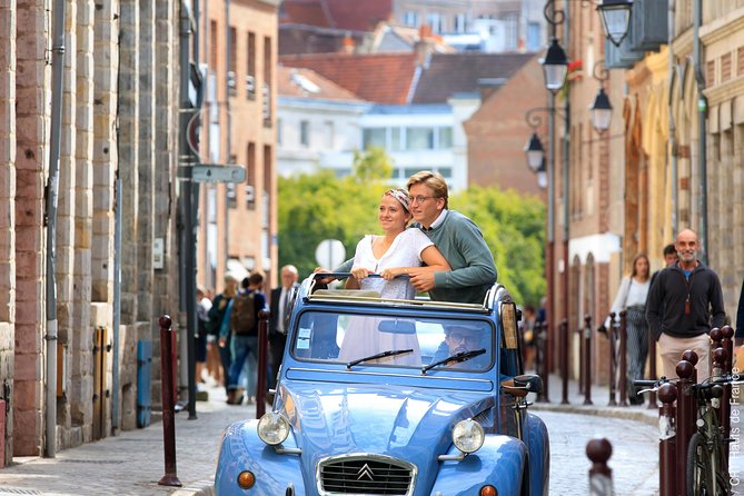 Unique Tour of Lille by Convertible 2CV - 1h00 - The guide makes or breaks the hour
