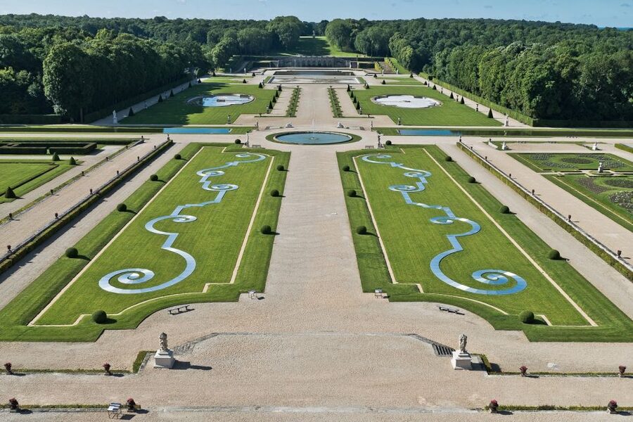 Vaux le Vicomte Chateau Entry Ticket and Chateaubus Transfer - Why Vaux-le-Vicomte deserves a place on your Paris itinerary