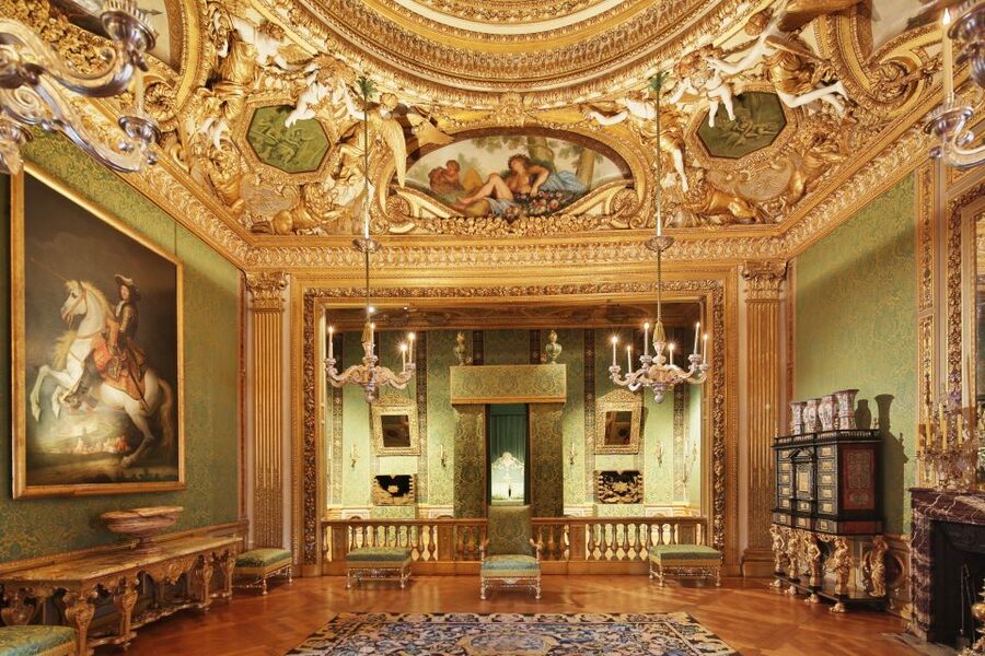 Vaux le Vicomte Chateau Entry Ticket and Chateaubus Transfer - What to know before choosing the $35 package