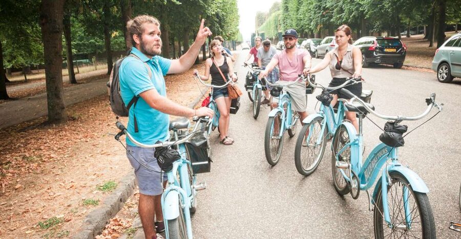 Versailles Bike Tour with Palace & Queen Farm Entrance - The Versailles market: your picnic, your choices
