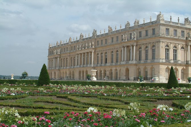 Versailles Domain Audio Guided Half Day Tour from Paris - Palace of Versailles: beauty with a clock running