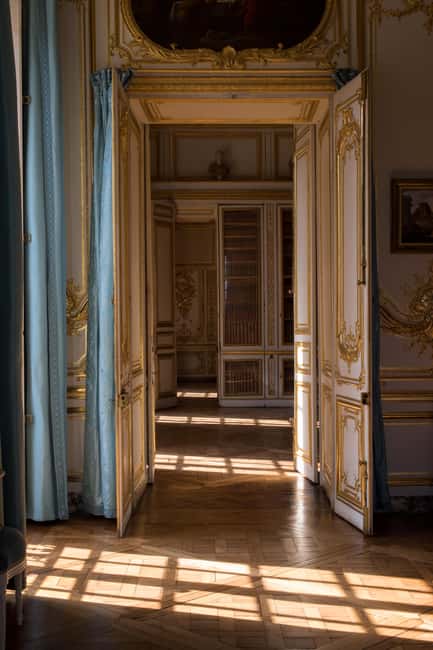 Versailles: Entry ticket & Private Apartments VIP Tour - Public apartments and the Hall of Mirrors