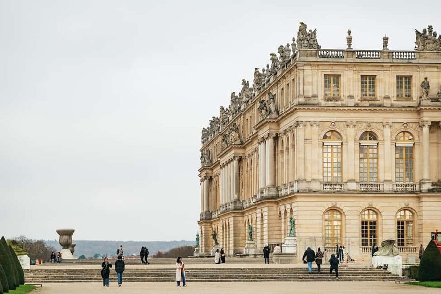 Versailles: Entry ticket & Private Apartments VIP Tour - Practical details that make the day easier