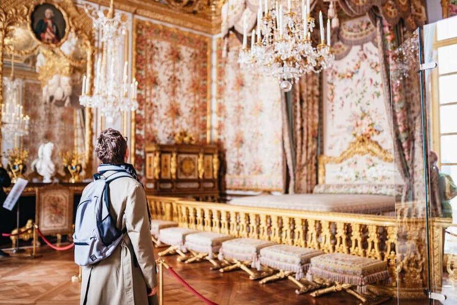 Versailles: Entry ticket & Private Apartments VIP Tour - Priority entry saves time at a crowded palace