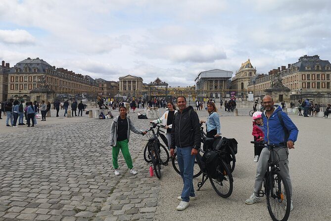 Versailles Full-Day Electric Bike Tour : Market, Picnic & Palace - Grand Trianon, Petit Trianon and Marie-Antoinette’s Hamlet