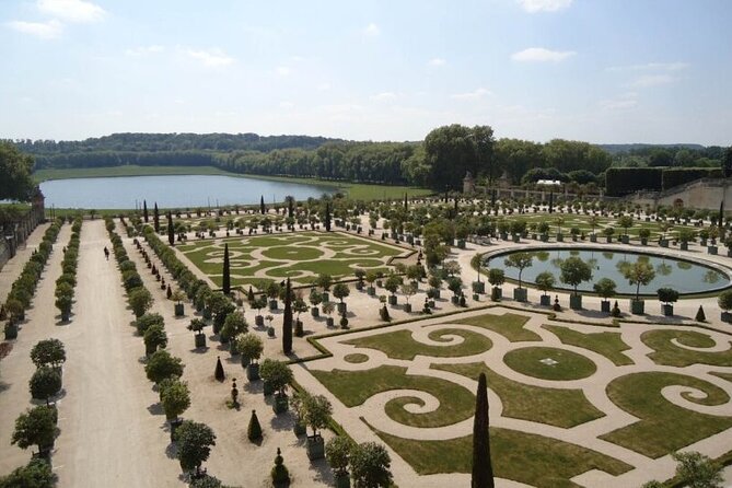 Versailles & Louvre Museum: All-Inclusive Semi Private Tour - The Louvre in a 2-hour-30-minute highlight tour