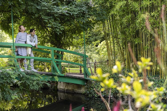 Versailles Palace and Giverny Monet House Visit with Lunch - Which option gives you the best value?
