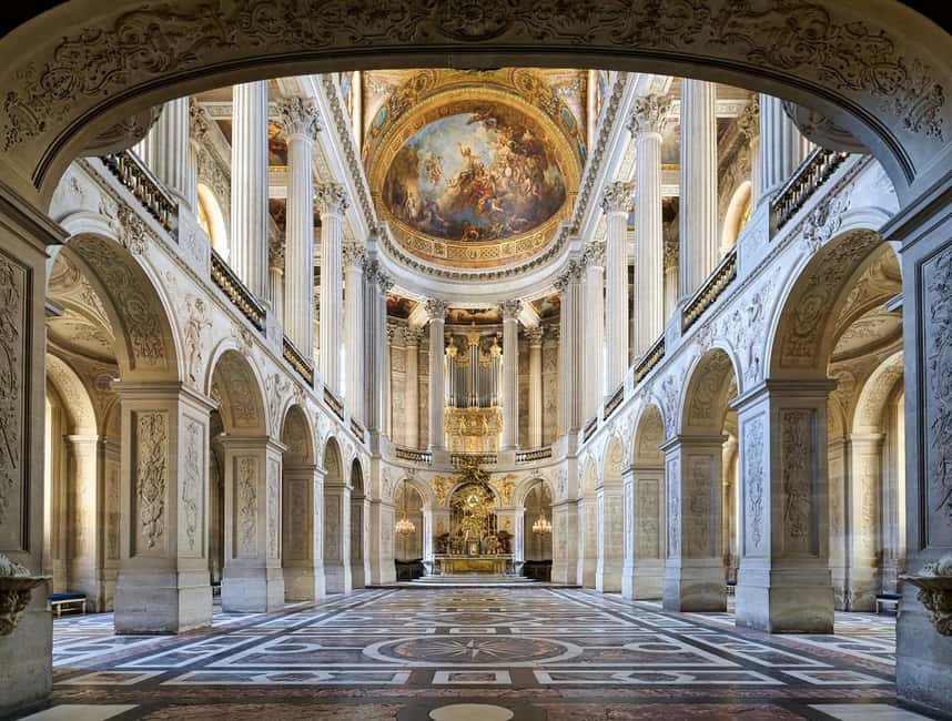 Versailles: Palace & Gardens Guided Tour with Entry Tickets - The Coach Gallery, a quieter final stop