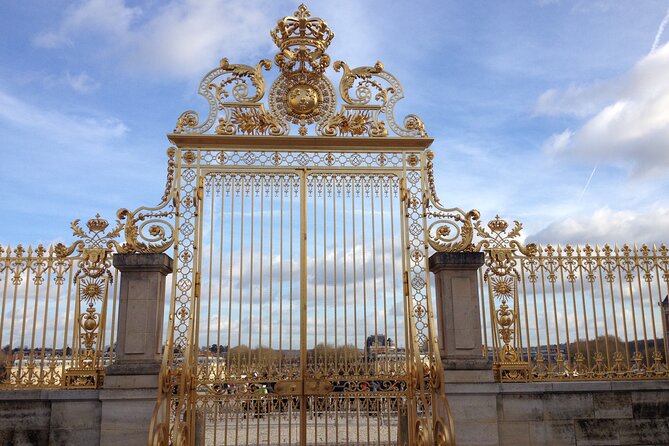 Versailles Palace Guided Tour with Reserved Entry - Why a guided visit helps at Versailles