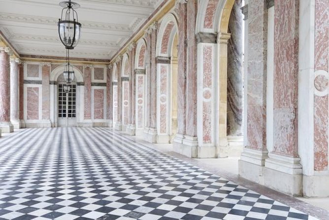 Versailles Palace & Marie-Antoinette's Estate Guided Tour - Why a guided day at Versailles makes sense