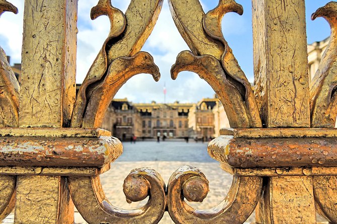 Versailles Palace Private Half Day Guided Tour including Hotel Pickup from Paris - The Hall of Mirrors and its political drama