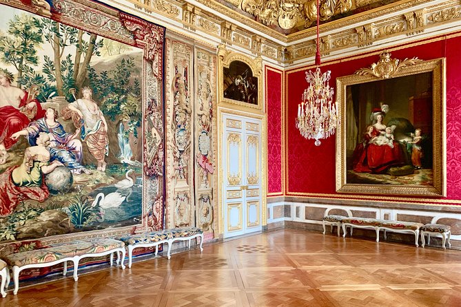 Versailles Palace Private Tailored Guided Tour With Hotel Pickup - What guides add to the visit