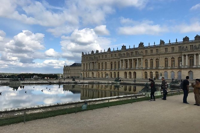 Versailles Royal Palace & Gardens Private Tour by Golf Cart - Why the golf cart matters at Versailles