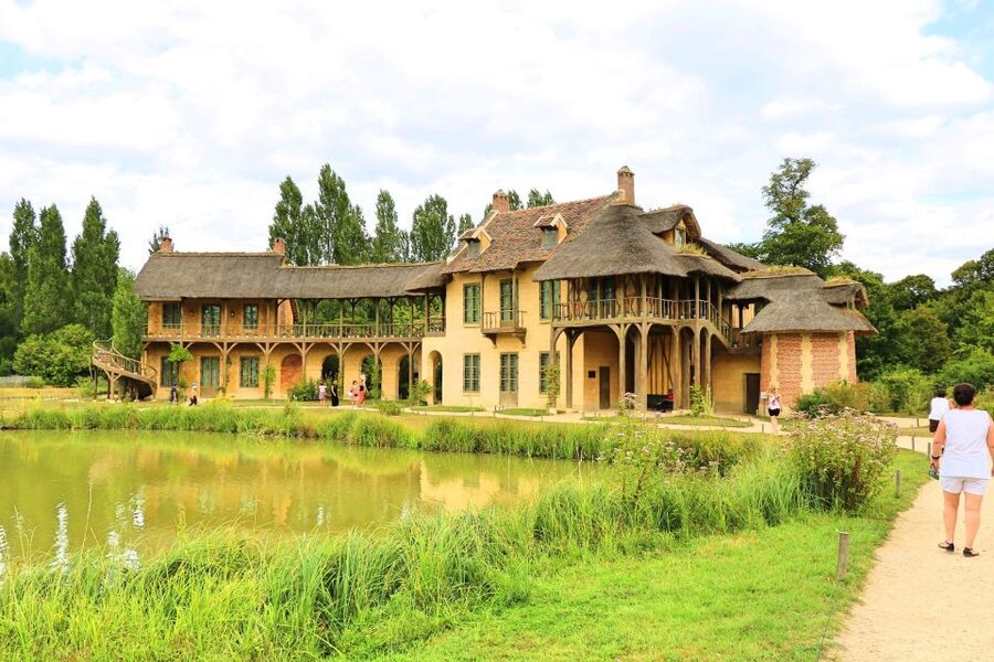 Versailles: Skip-the-Line Guided Palace Tour and Full Access - Key points to know before booking