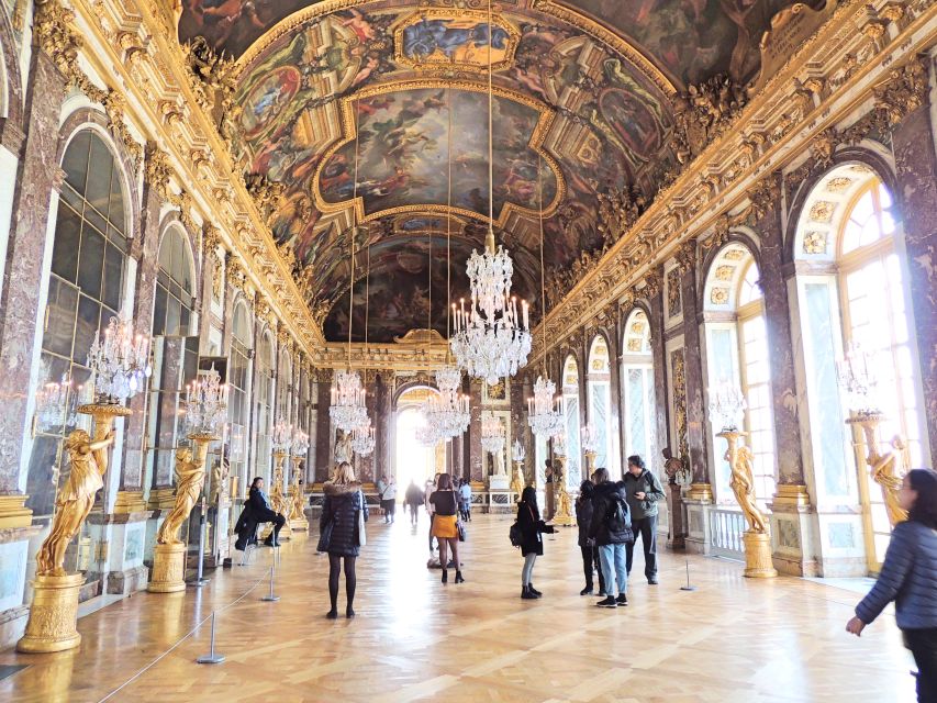 Versailles: Skip-the-Line Guided Palace Tour and Full Access - The formal gardens and 2,000-acre estate