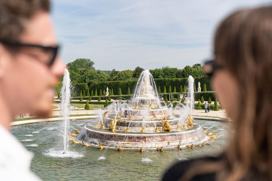 Versailles: Skip-the-Line Versailles Palace and Gardens Tour - Why reserved entry matters at Versailles