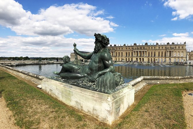 Versailles Small Group Guided Tour with Tranportation from Paris - One hour in the gardens