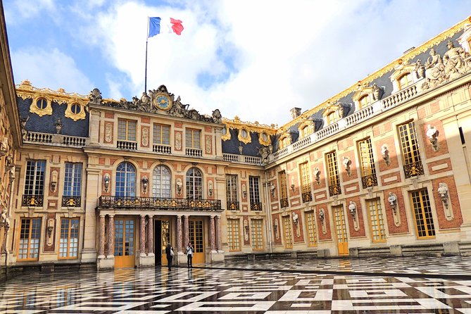 Versailles Small Group Guided Tour with Tranportation from Paris - The minibus from Paris to Versailles
