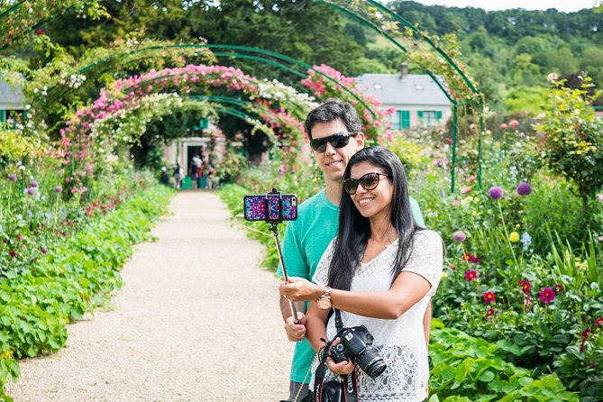 Versailles Timed Entrance Ticket and Giverny Small Group Day Trip from Paris - Key points before you book