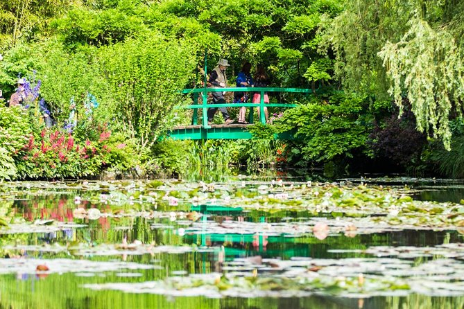 Versailles Timed Entrance Ticket and Giverny Small Group Day Trip from Paris - Why combine Giverny and Versailles?