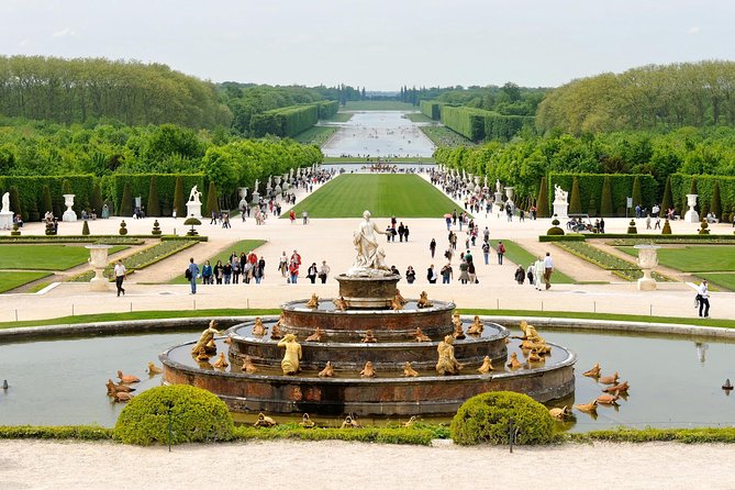 Versailles Timed Entrance Ticket and Giverny Small Group Day Trip from Paris - The green bridge and water-lily pond