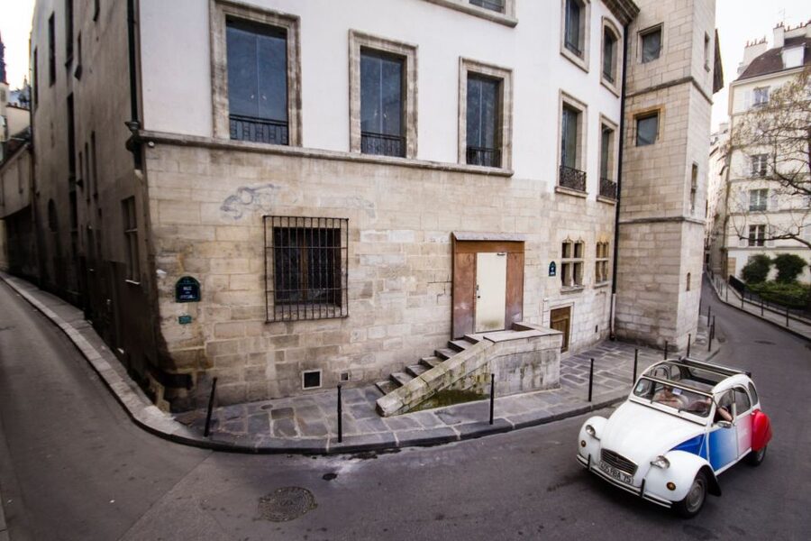 Vintage 2CV tour + Cruise - From the 2CV to the Bateaux Parisiens boat