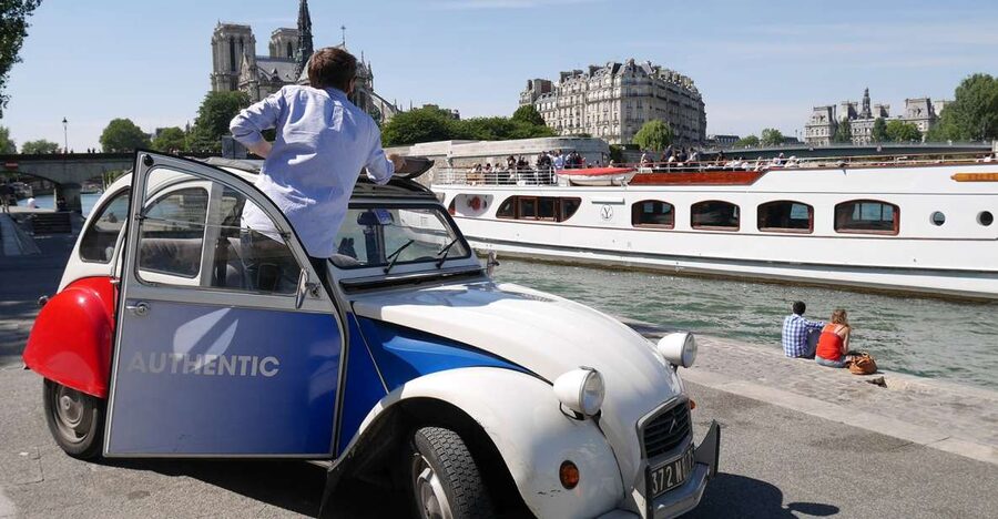 Vintage 2CV tour + Cruise - Your private drive through the grand avenues