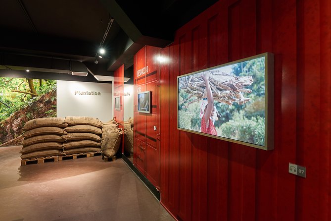 Visit of Choco-story COLMAR, the Chocolate Museum. - Recipes on the giant screen