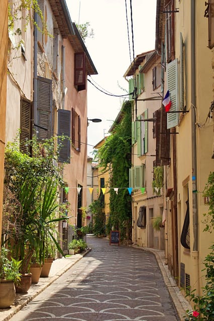 Visit Saint Paul de Vence, Antibes, and Cannes: 7-Hour Tour - Saint-Paul-de-Vence: the day’s most atmospheric finish
