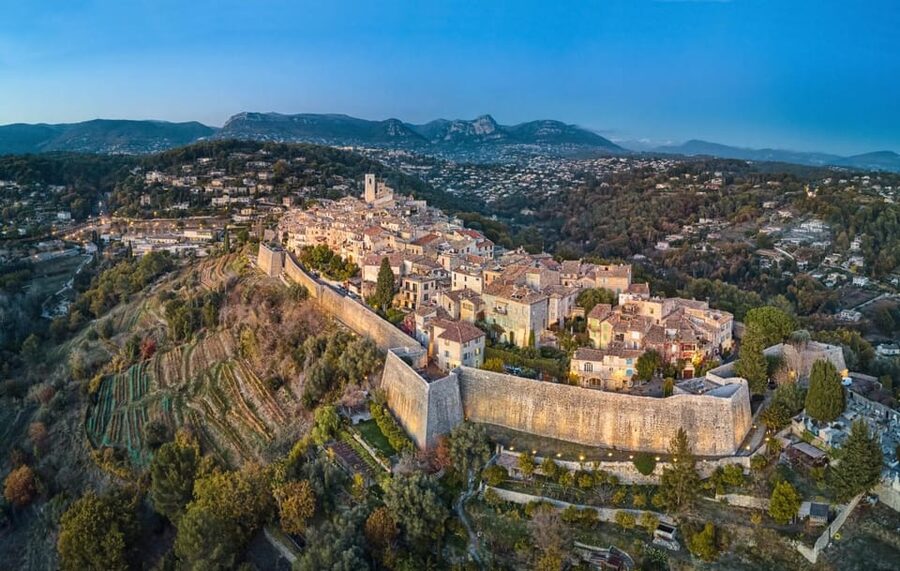 Visit Saint Paul de Vence, Antibes, and Cannes: 7-Hour Tour - Who will enjoy this day most