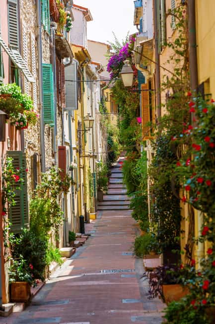 Visit Saint Paul de Vence, Antibes, and Cannes: 7-Hour Tour - Antibes: ramparts, Picasso, and Cap d’Antibes views