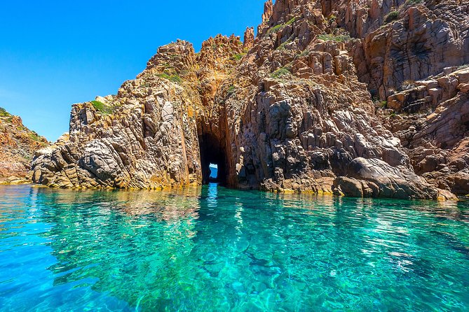 Visit Scandola, the creeks of Piana by boat - How the boat ride affects comfort