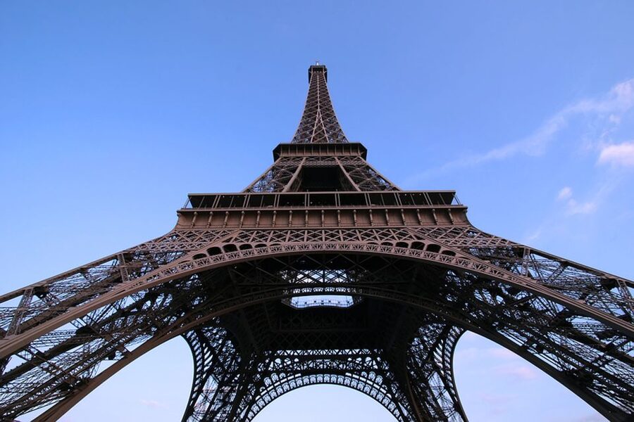 Welcome to Paris Day Trip from London via Train - The guides make the difference