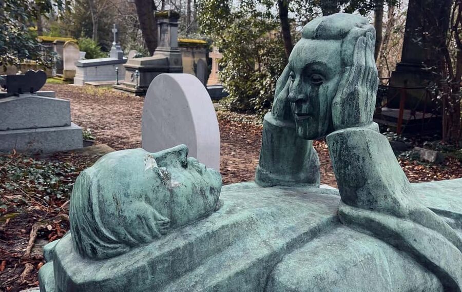 Who Killed Victor ? Escape Game at Père Lachaise Cemetery - Key points at a glance
